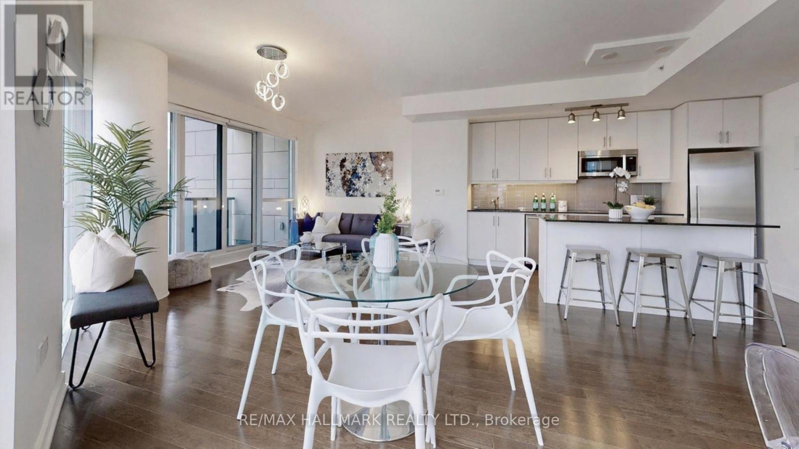 2106 - 1 THE ESPLANADE DRIVE|Toronto (Waterfront Communities), Ontario M5E0A8