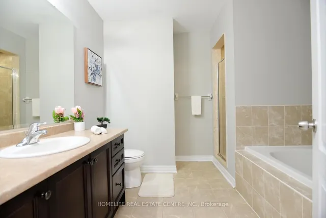 Additional image 28 of 71 Villadowns Tr