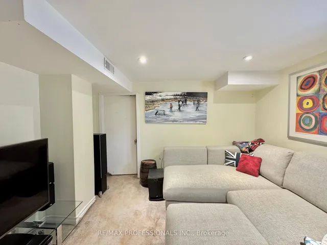 Additional image 10 of 44 Parker Ave