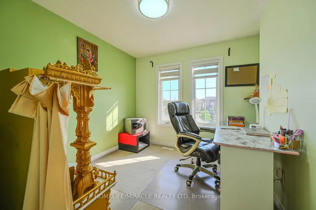 Additional image 19 of 49 Lesabre Cres