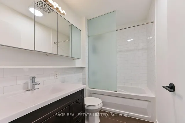 Additional image 13 of 1005 King St Unit 103