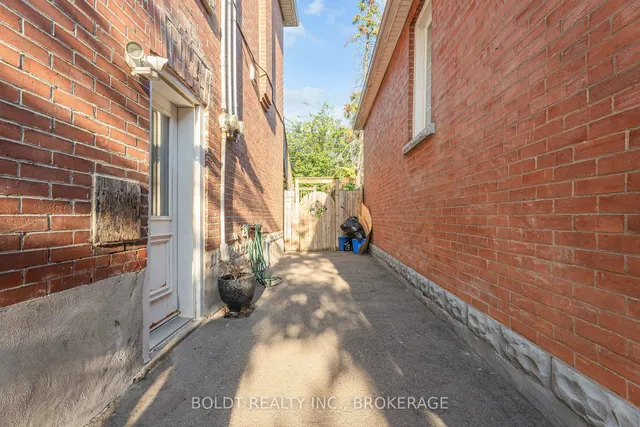 Additional image 5 of 209 Rosslyn Ave