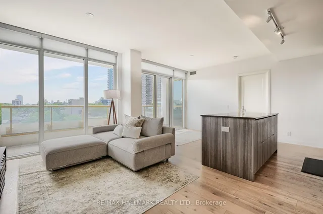 Additional image 4 of 151 Avenue Rd Unit 601