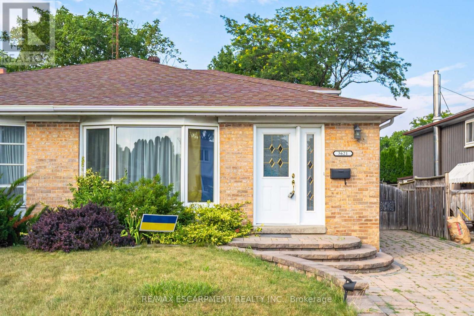 3621 CHIPLOW ROAD|Mississauga (Applewood), Ontario L4X2R1