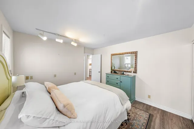 Additional image 20 of 237 Churchill Ave