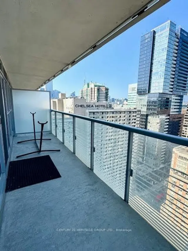 Additional image 13 of 386 Yonge St Unit 2312