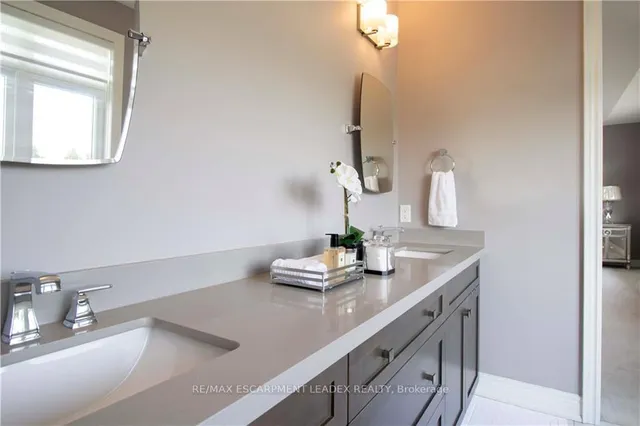 Additional image 29 of 19 SECINARO Ave