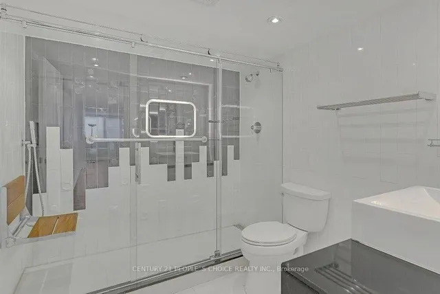 Additional image 21 of 256 Jarvis St Unit 14A