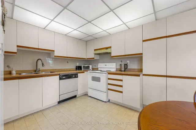 Additional image 8 of 5070 Pinedale Ave Unit 207