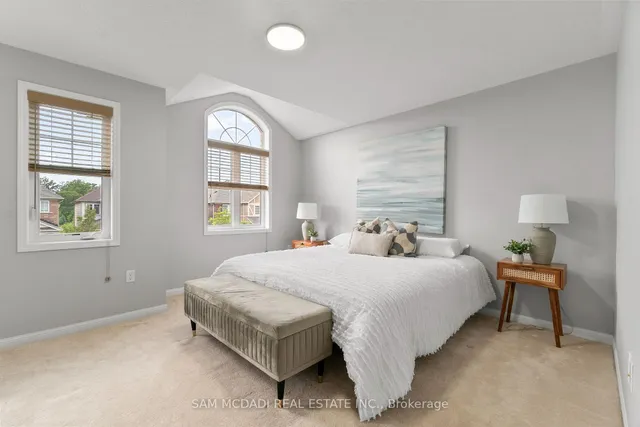 Additional image 33 of 73 Miracle Tr