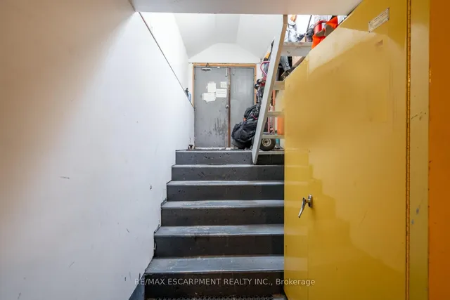 Additional image 42 of 2172 CENTRE Rd