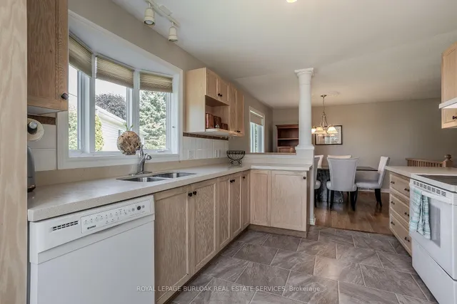 Additional image 19 of 109 Emerald Crt