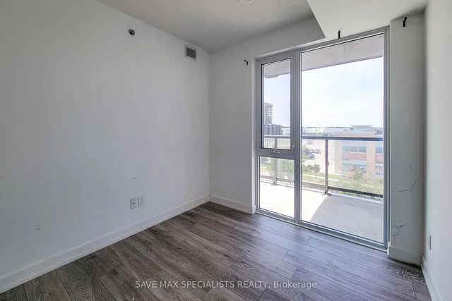 Additional image 32 of 3200 Dakota Common Unit B403