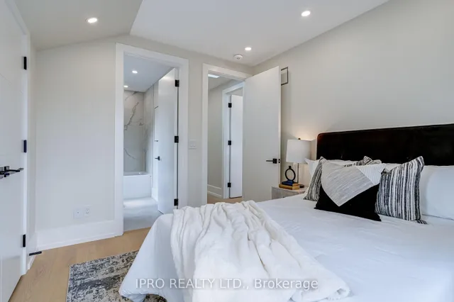 Additional image 24 of 594 Broadway Ave