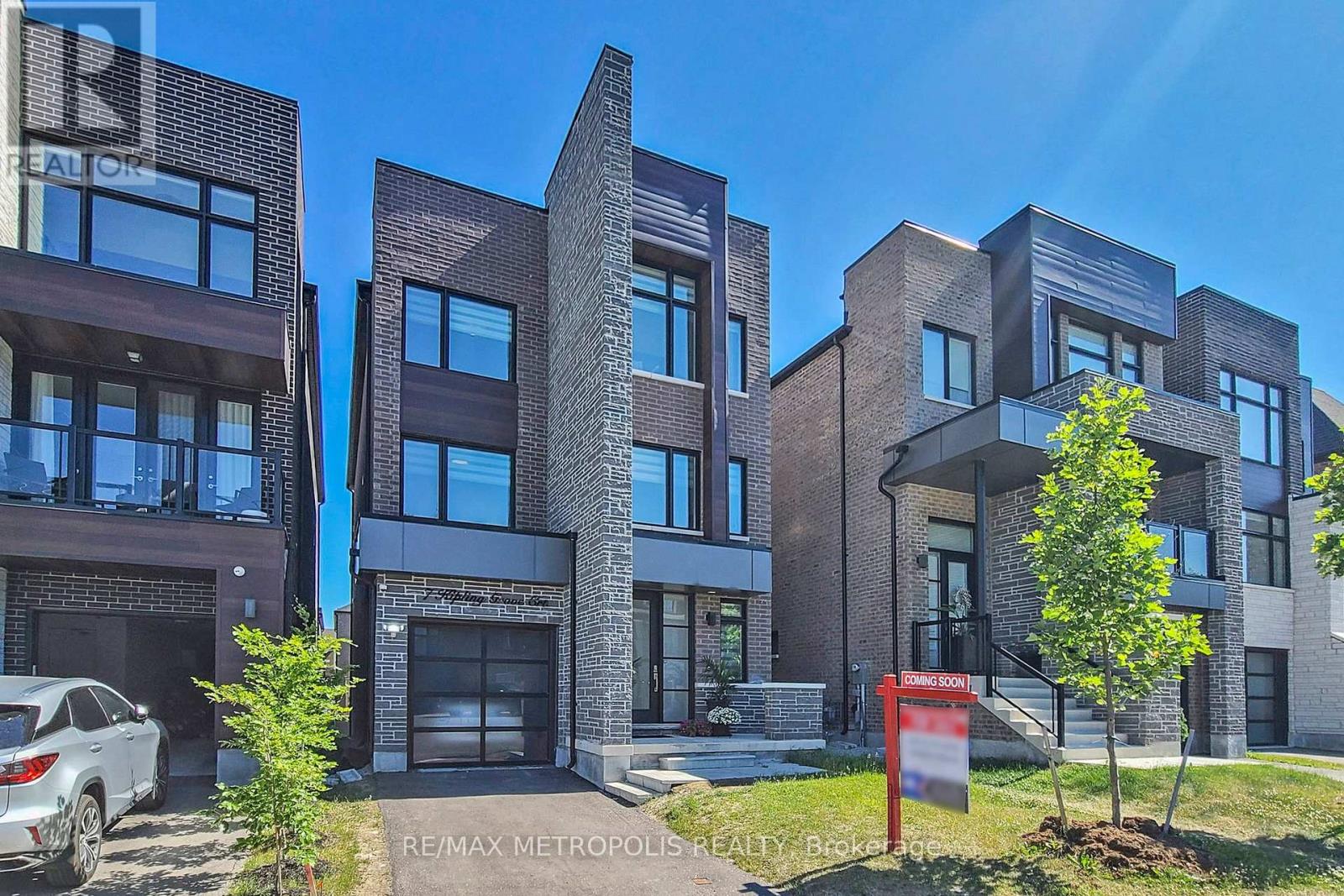 Property image for 7 KIPLING GROVE COURT|Toronto (Princess-Rosethorn), Ontario M9B0C6