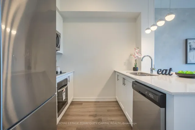 Additional image 4 of 600 North Service Rd Unit 313