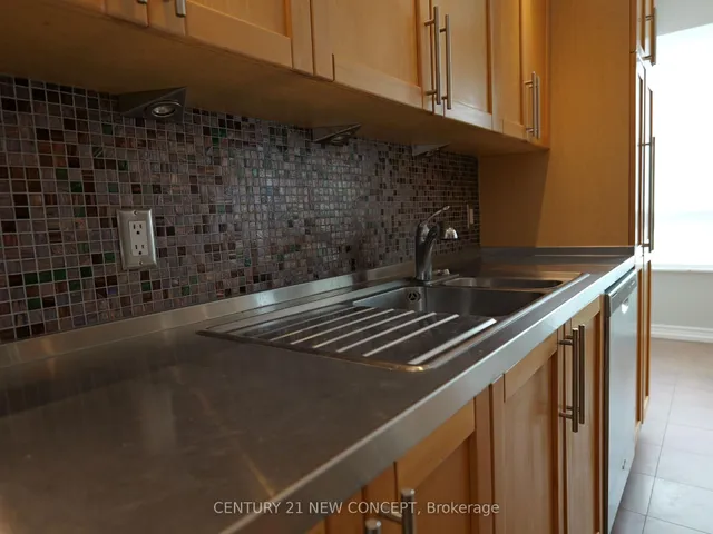 Additional image 13 of 18 Parkview Ave Unit 1006