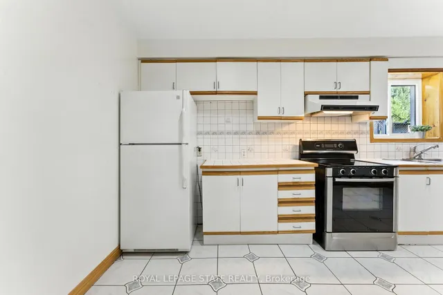 Additional image 32 of 286 LLOYMINN Ave