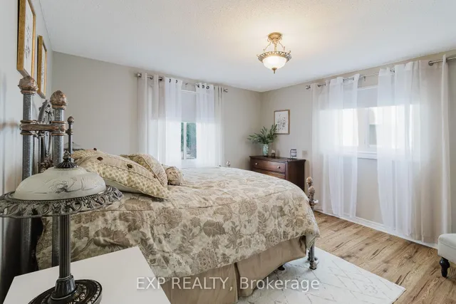 Additional image 25 of 8 Viva Crt