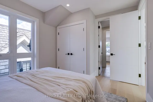 Additional image 47 of 594 Broadway Ave