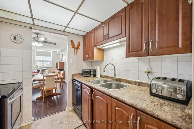 Additional image 9 of 4 Lisa St Unit 707