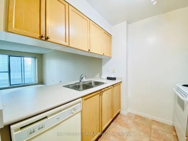 Additional image 8 of 889 Bay St Unit 1503