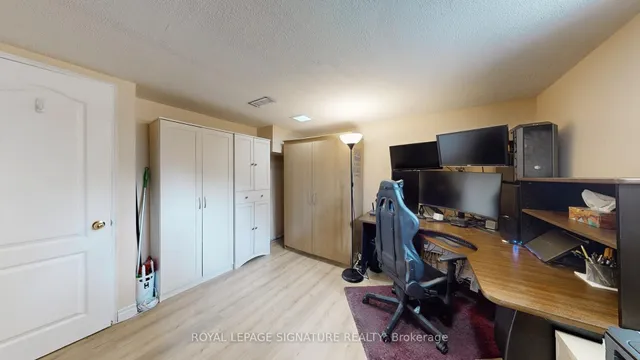 Additional image 28 of 48 Acorn Ave