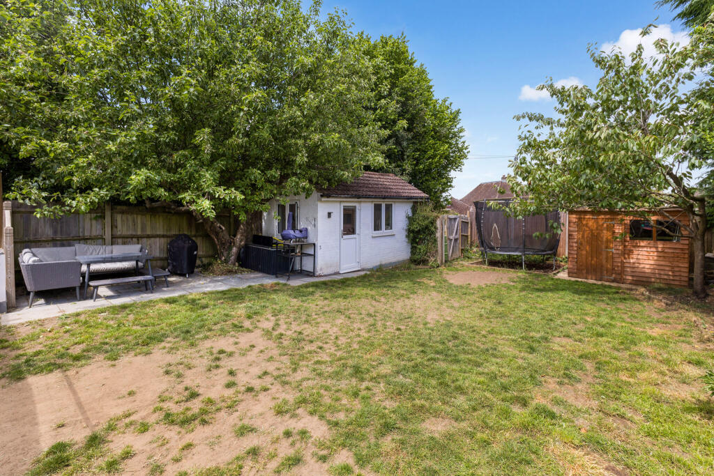 Additional image 2 of Park Rise, Harpenden, AL5