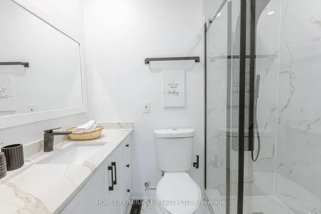 Additional image 26 of 3594 Laddie Cres