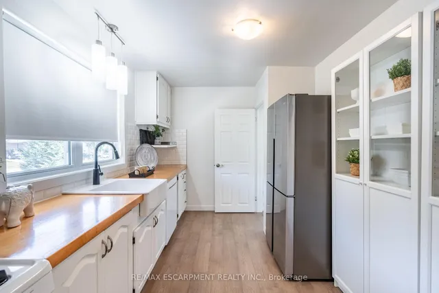 Additional image 16 of 70 Flamboro St