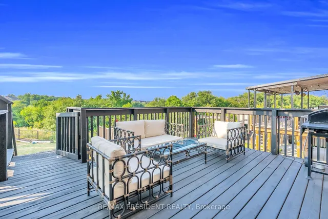 Additional image 32 of 66 Bayhampton Dr