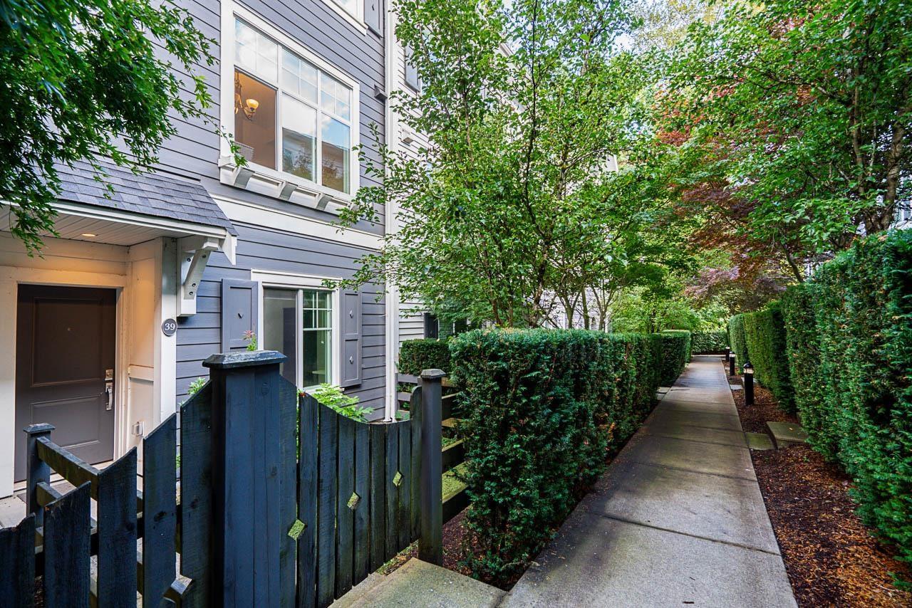 39 15340 GUILDFORD DRIVE|Surrey, British Columbia V3R0C9