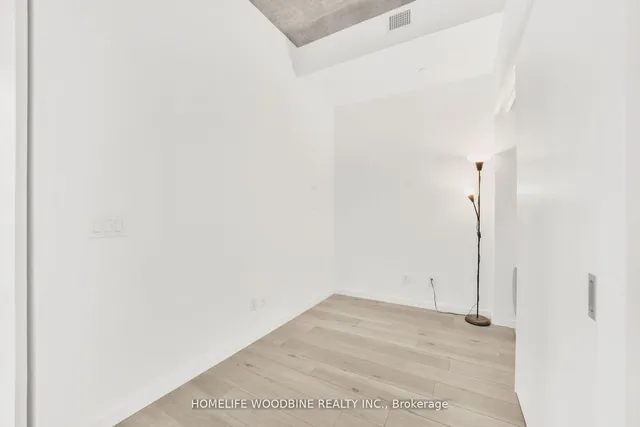 Additional image 4 of 7 Smith Cres Unit 210