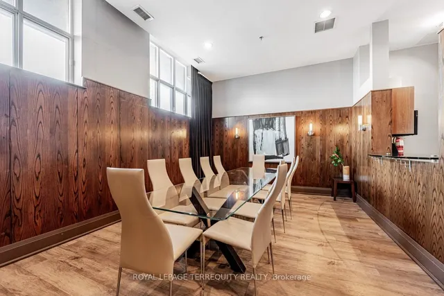 Additional image 38 of 438 Richmond St Unit 722