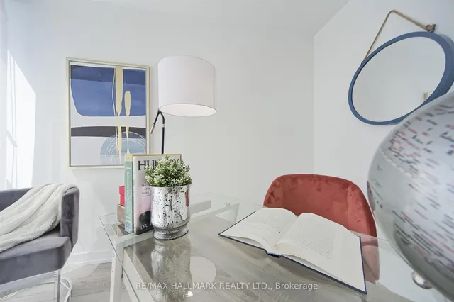 Additional image 19 of 609 Avenue Rd Unit 904