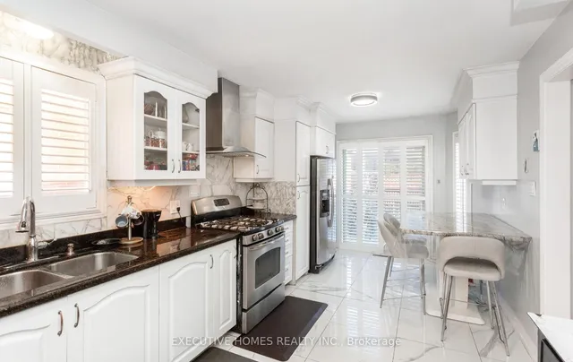 Additional image 15 of 161 Kingsbridge Garden Circ