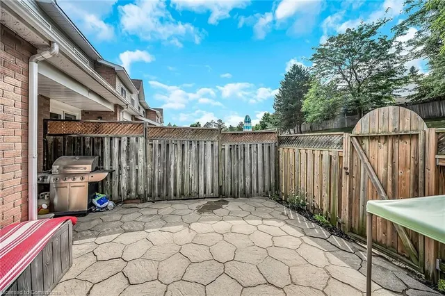 Additional image 30 of 26 Moss Blvd Unit 24