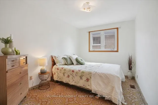 Additional image 28 of 100 Taymall St