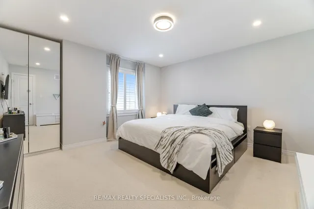 Additional image 26 of 90 Raymond Rd Unit 6