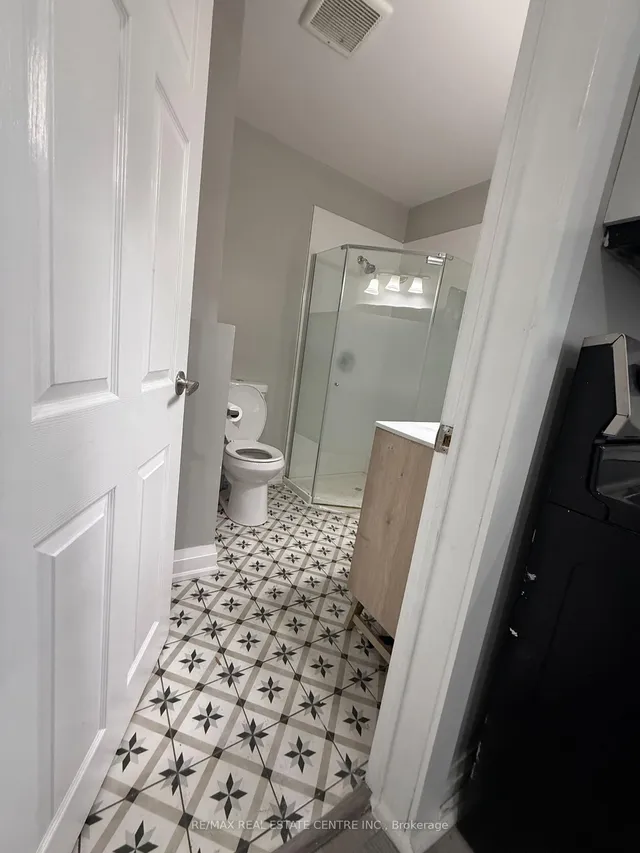 Additional image 9 of 266 Beach Rd Unit UPPER