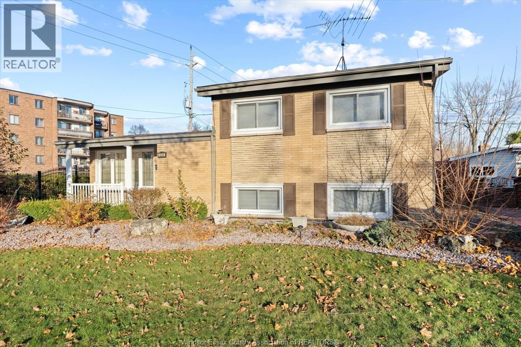 836 GREENDALE DRIVE|Windsor, Ontario N8S4B1