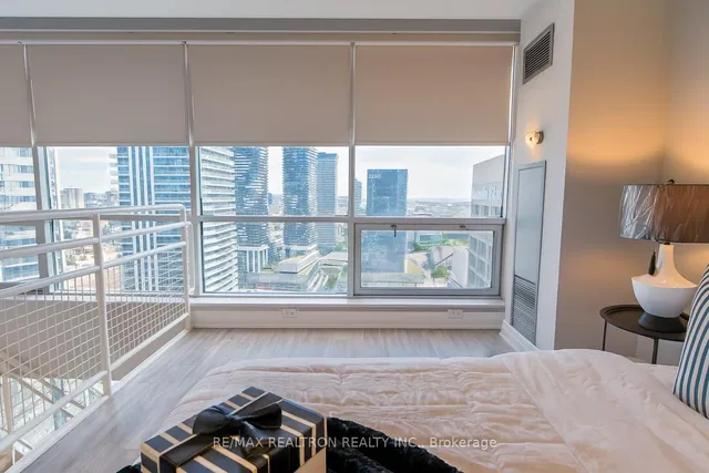 Additional image 17 of 10 Yonge St Unit 3409