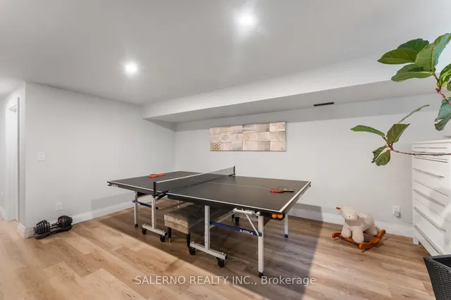 Additional image 34 of 54 East Crest