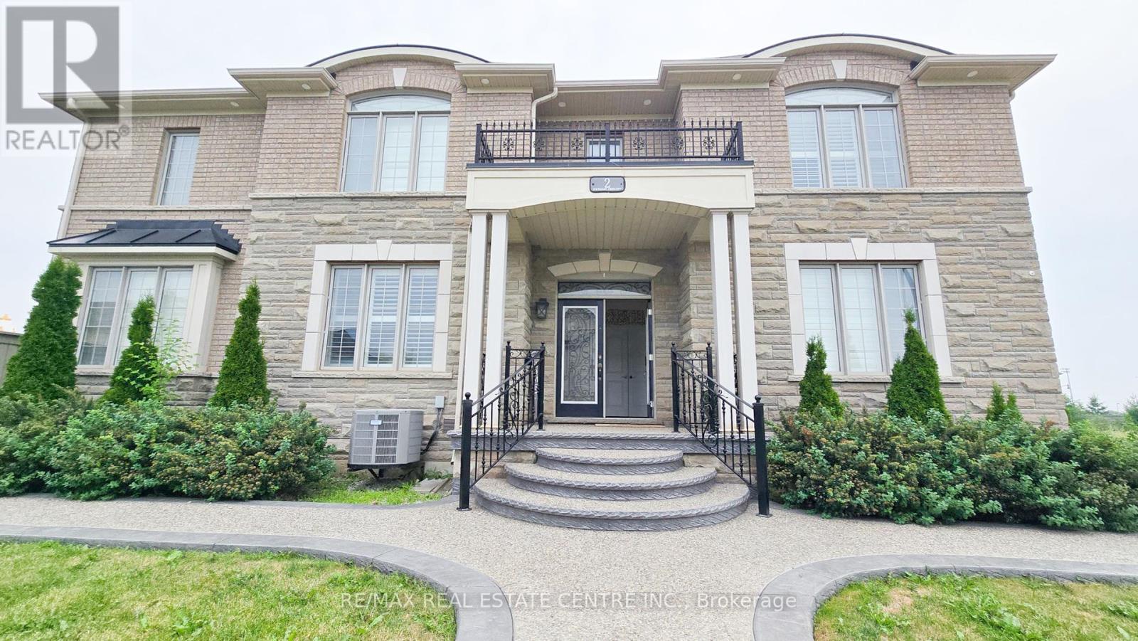 2 BUCHANAN CRESCENT|Brampton (Credit Valley), Ontario L6X0Z3