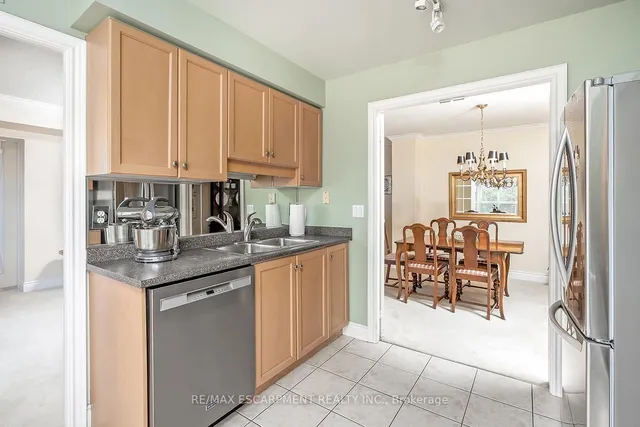 Additional image 16 of 442 Maple Ave Unit 609