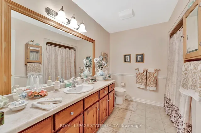 Additional image 21 of 30 Osler Dr Unit 12