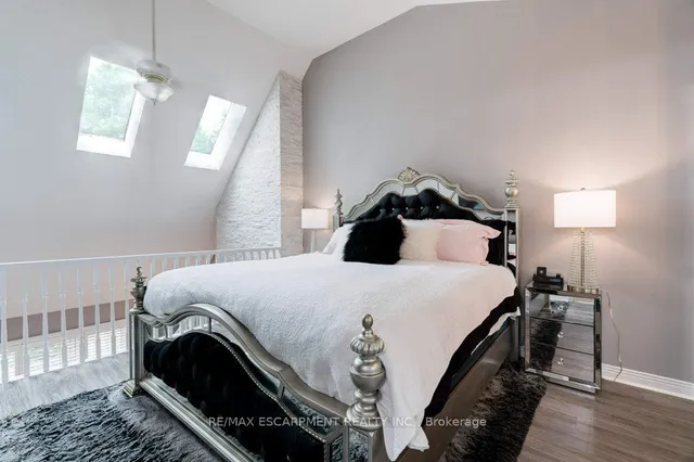 1280 Maple Crossing Blvd Unit 11