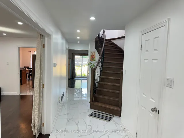 Additional image 3 of 49 Roxanne Cres