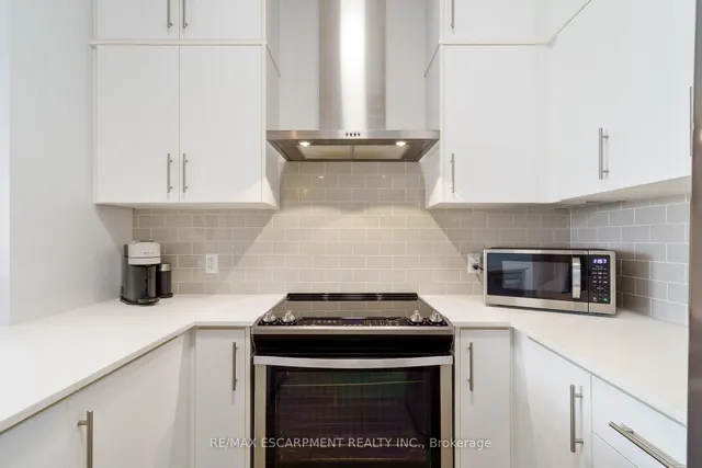 Additional image 10 of 1 Redfern Ave Unit 127