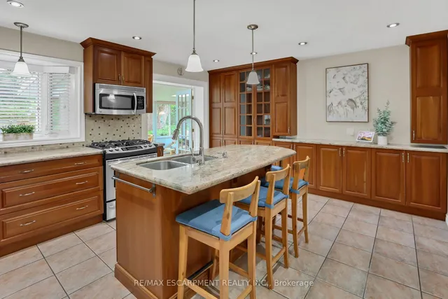 Additional image 4 of 95 Mountain Ave